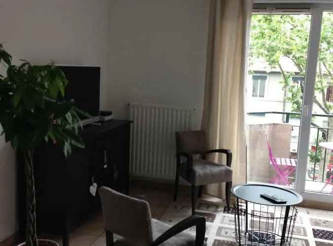 Chez Marie Apartment *